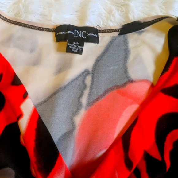 (2) EUC INC blouses - Picture 2 of 6